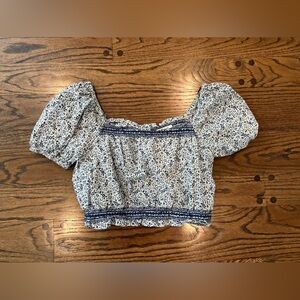 Madewell women’s top. Button back. Size M.